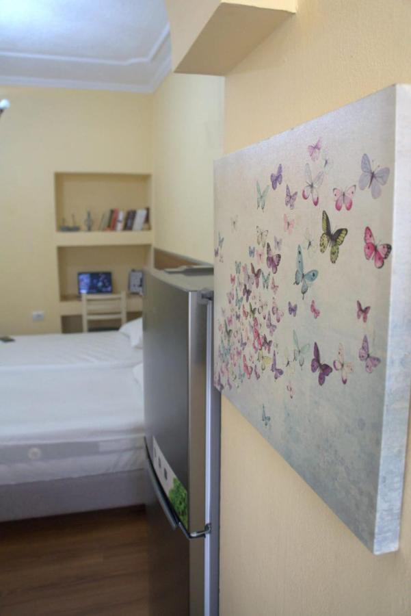 Alle'S M Shyri Studio Apartment Tirana Eksteriør billede